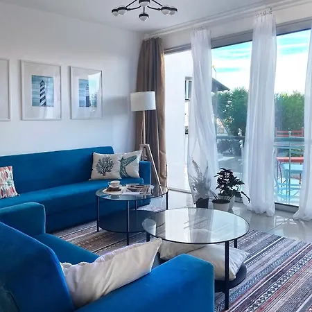 Spacious Three-bedroom With Sea View A4 *