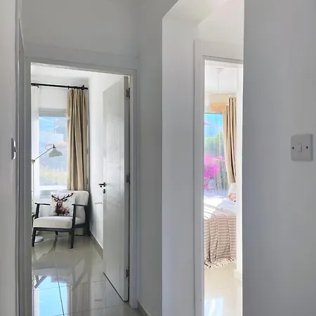 Spacious Three-bedroom With Sea View A4 Apartament *