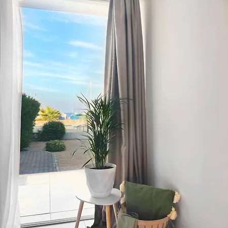 Spacious Three-bedroom With Sea View A4