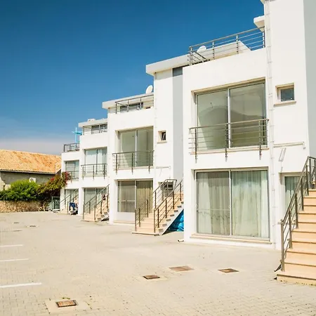 Spacious Three-bedroom With Sea View A4 *