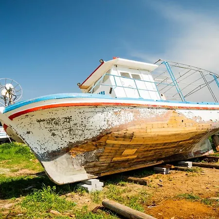 Spacious Three-bedroom With Sea View A4 Apartment