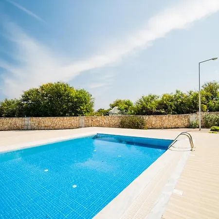 Apartment Spacious Three-bedroom With Sea View A4