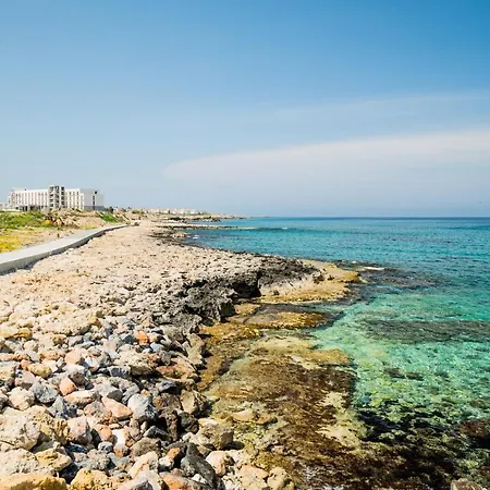 Spacious Three-bedroom With Sea View A4 * Lapitos