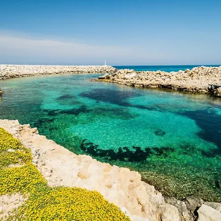 Spacious Three-bedroom With Sea View A4 * Lapitos