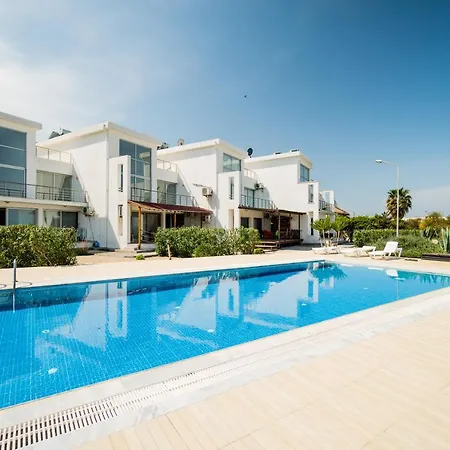 Spacious Three-bedroom With Sea View A4 *