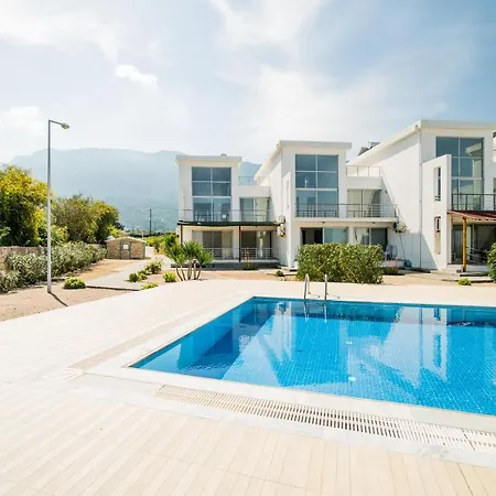 Spacious Three-bedroom With Sea View A4