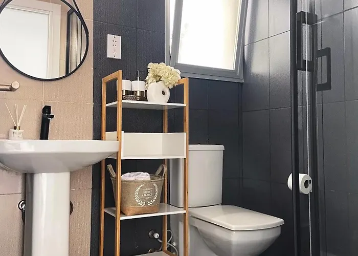 Spacious Three-bedroom With Sea View A4 *