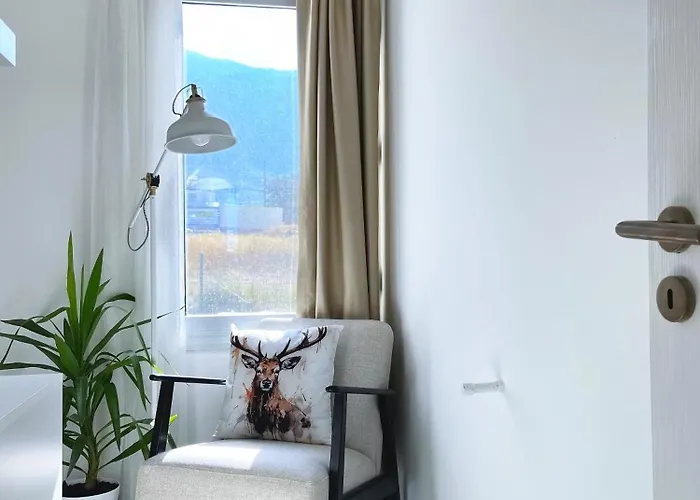 Spacious Three-bedroom With Sea View A4 דירה לאפיטוס