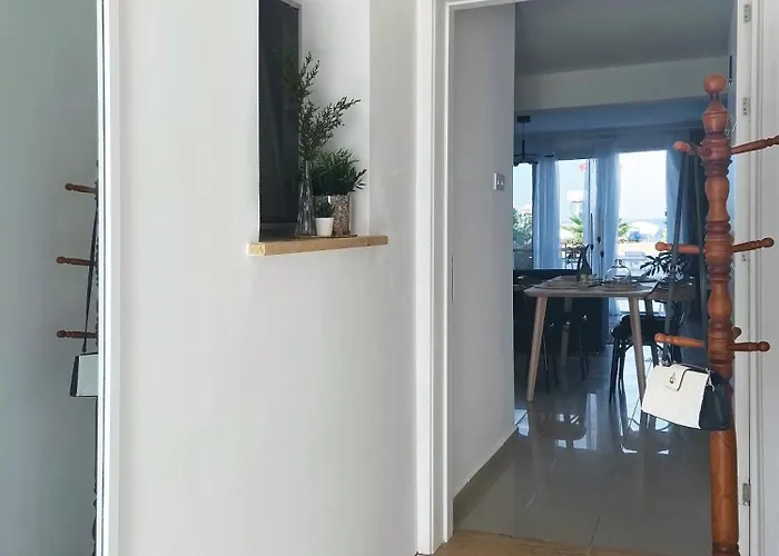 דירה Spacious Three-bedroom With Sea View A4