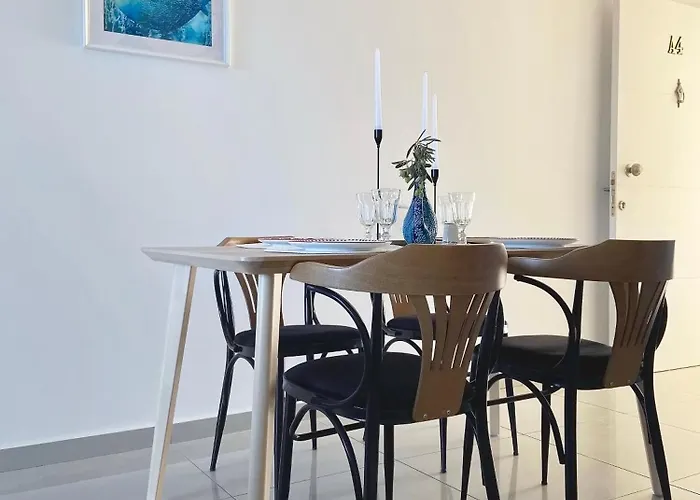 Spacious Three-bedroom With Sea View A4 דירה לאפיטוס