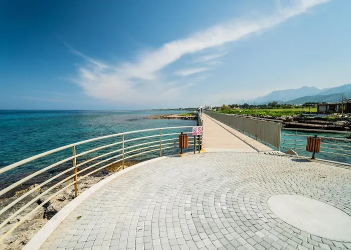 דירה Spacious Three-bedroom With Sea View A4 *